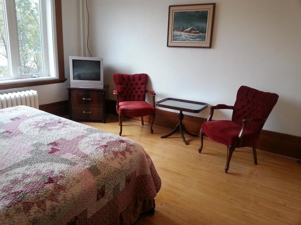 Le Petit Chateau Montebello B&B Rum bild